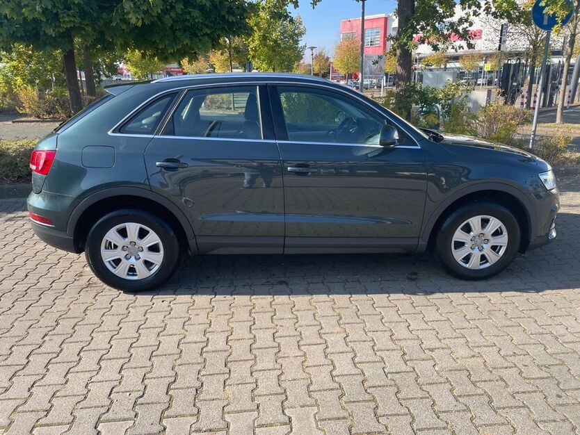Audi Q3 158.500 km 17.900 € Bremen 28307