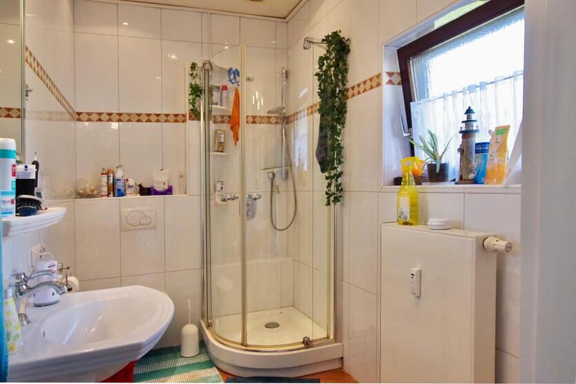 Kleines Reihenmittelhaus mit 3,5 Zimmern und Garage in Achim-Borstel