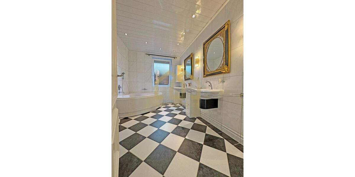 Einfamilienhaus Achim Uesen - 7 Zimmer, 303 m&sup2;, 785.000&euro; | Angebot:25682155