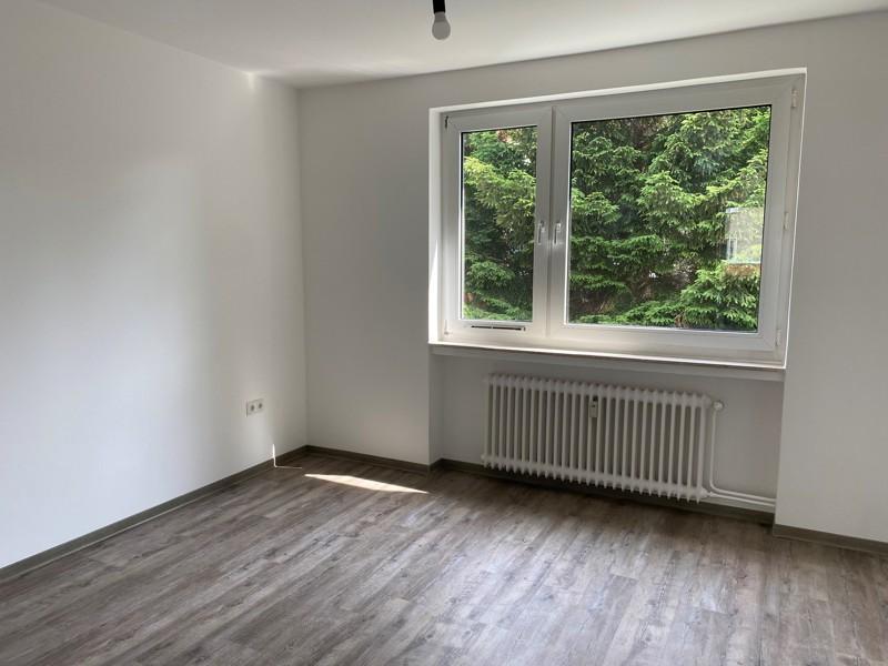 Renovierte 2-Zimmer-Wohnung mit Balkon zimmer