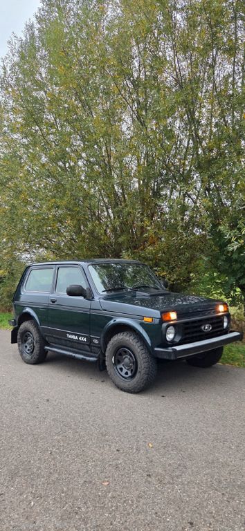 Lada Niva 35.000 km 12.300 € Thedinghausen 27321