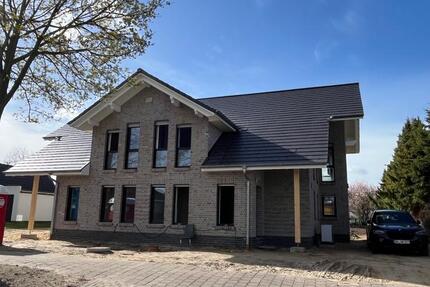 Haus Weyhe - 4 Zimmer, 133 m&sup2;, 1.700&euro; | Angebot:26225553