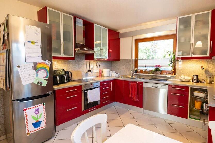 *** WIEDER VERFÜGBAR - CARPORT, TERRASSE, GLASFASER, VOLLBAD uvm. direkt neben kleinem PARK *** 4 zimmer