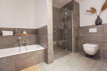 Wohnung Bremen Woltmershausen - 1 Zimmer, 101 m&sup2;, 1.189&euro; | Angebot:23730755