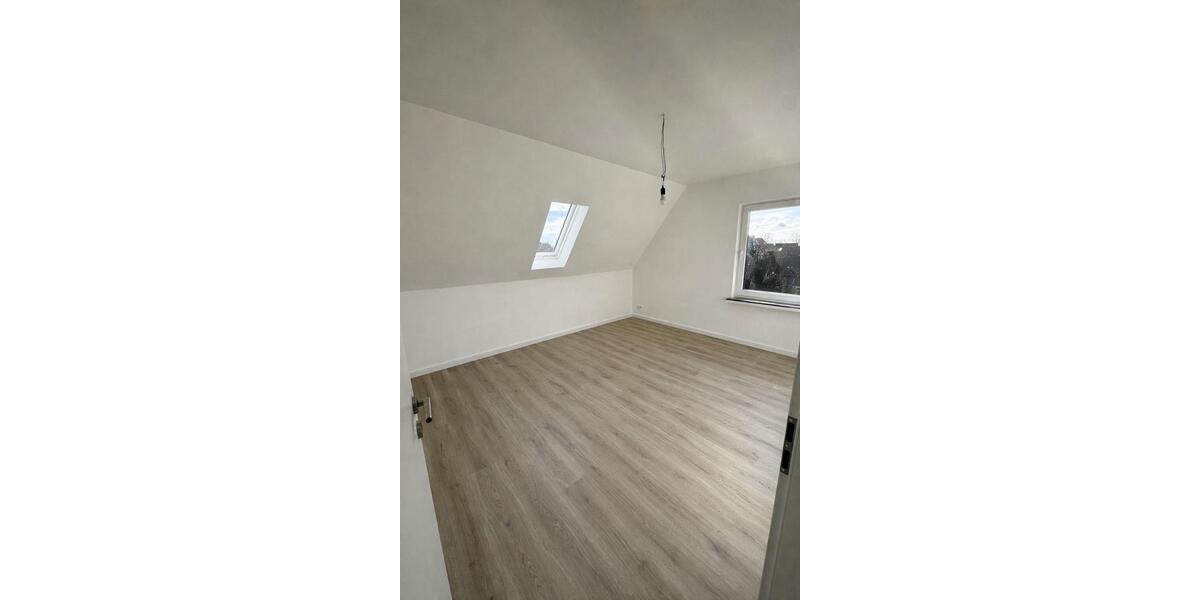 Etagenwohnung Lemwerder - 4 Zimmer, 95 m&sup2;, 1.000&euro; | Angebot:26040409