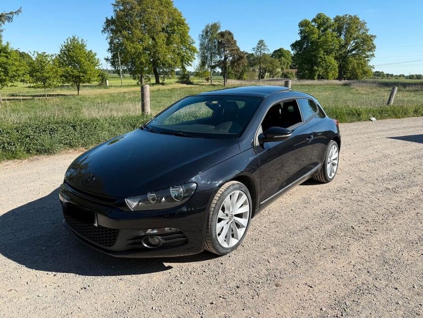 VW Scirocco 209.615 km 4.200 € Grasberg 28879