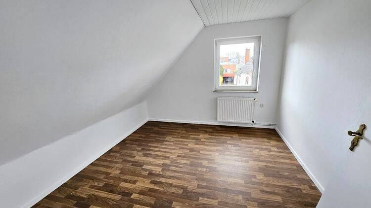 Doppelhaushälfte Grasberg - 9 Zimmer, 180 m&sup2;, 299.000&euro; | Angebot:25998715