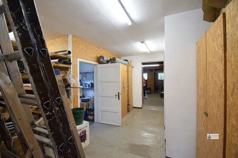 Modernes Bürogebäude Möbliert mit großer Lagerhalle und Carport mit Stellplätzen - Gewerbeobjekt Stuhr / Seckenhausen Seckenhausen | Angebot:26844641