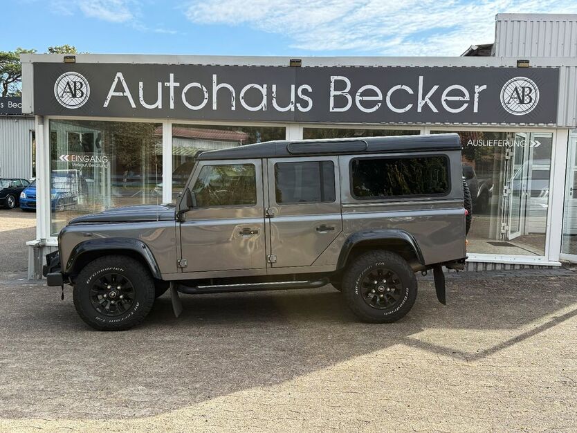 Land Rover Defender 174.000 km 46.950 € Grasberg 28879