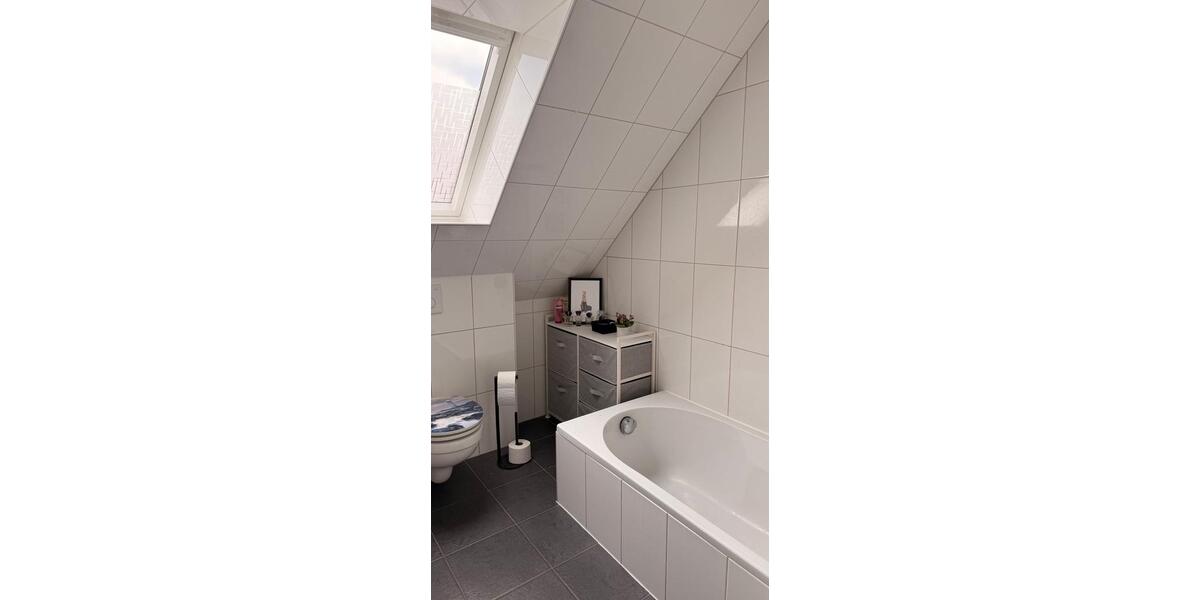 Dachgeschoßwohnung Delmenhorst - 2.5 Zimmer, 77 m&sup2;, 182.000&euro; | Angebot:26795656
