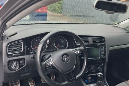 VW Golf 125.000 km 10.900 &euro; Bremen 28359