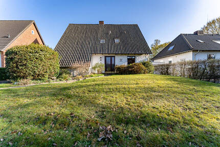 Zweifamilienhaus in Oberneuland, mit Garage und Pool. 6 zimmer