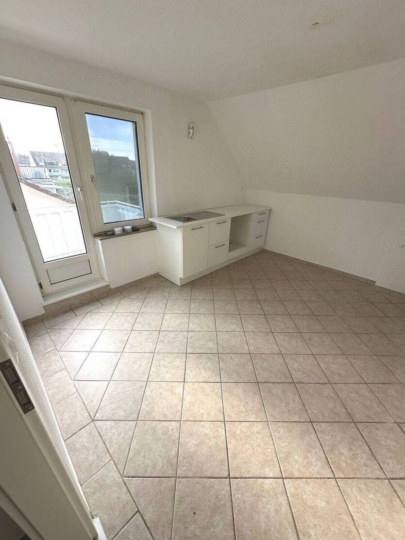 4 ZKB mit Balkon über 2 Etagen im Dachgeschoss eines 3 Familienhauses in Bremen Oslebshausen zu vermieten 4 zimmer