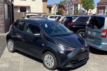 Toyota Aygo (X) 35.400 km 12.490 &euro; Bremen 28309