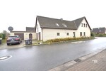 3 Fam. Haus mitten in Syke + Garagen + lfd. Mietverträge mit Renovierungsbedarf 7 zimmer
