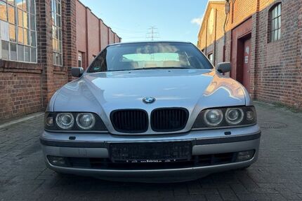 BMW 523 299.113 km 2.299 &euro; Bremen 28777