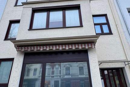 2 Zimmer Wohnung mit Balkon in Bremen - Großes Bad und Gäste WC 2 zimmer