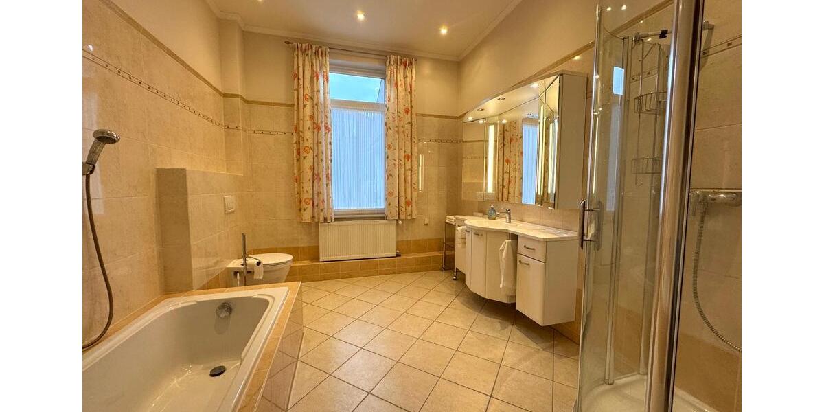 Einfamilienhaus Bremen Oberneuland - 9 Zimmer, 212 m&sup2;, 595.000&euro; | Angebot:26897781