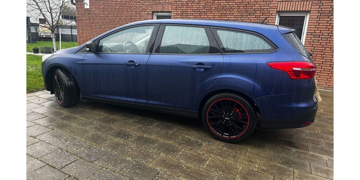 Ford Focus 93.000 km 8.499 &euro; Bremen 28201