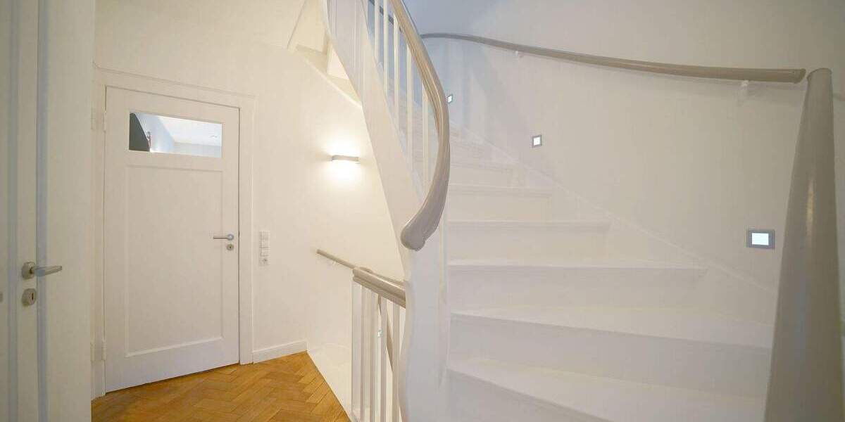 Reihenmittelhaus Bremen Schwachhausen - 8 Zimmer, 207 m&sup2;, 969.000&euro; | Angebot:25769345