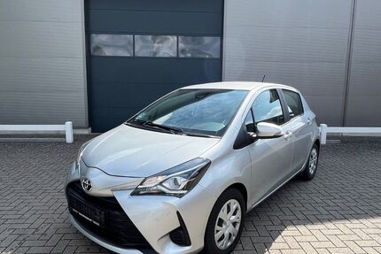 Toyota Yaris 8.242 km 12.999 &euro; Ganderkesse 27777