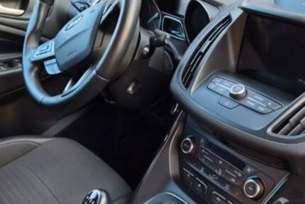 Ford Kuga 95.000 km 12.990 &euro; Bremen 28307