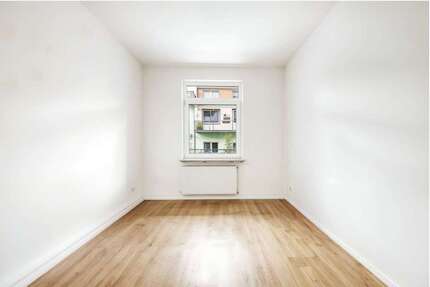 Haus Bremen Neustadt - 4 Zimmer, 229 m&sup2;, 390&euro; | Angebot:26884592