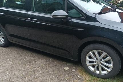 VW Touran 137.000 km 13.700 &euro; Bremen 28325