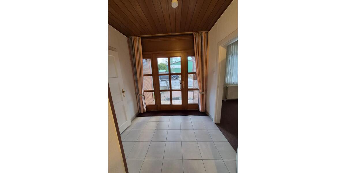 Erdgeschoßwohnung Hambergen - 4 Zimmer, 145 m&sup2;, 1.150&euro; | Angebot:26282961