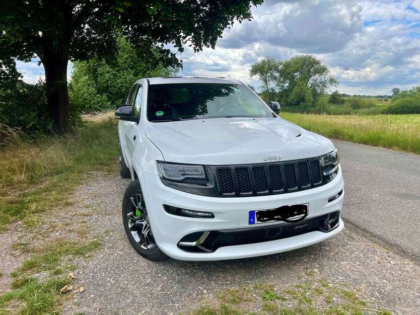 Jeep Grand Cherokee 124.500 km 36.800 € Blender 27337