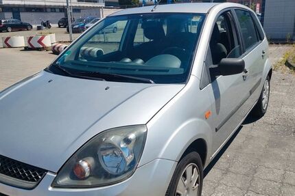 Ford Fiesta 137.000 km 1.650 &euro; Bremen 28199