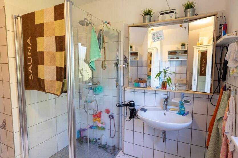 *** WIEDER VERFÜGBAR - CARPORT, TERRASSE, GLASFASER, VOLLBAD uvm. direkt neben kleinem PARK *** 4 zimmer