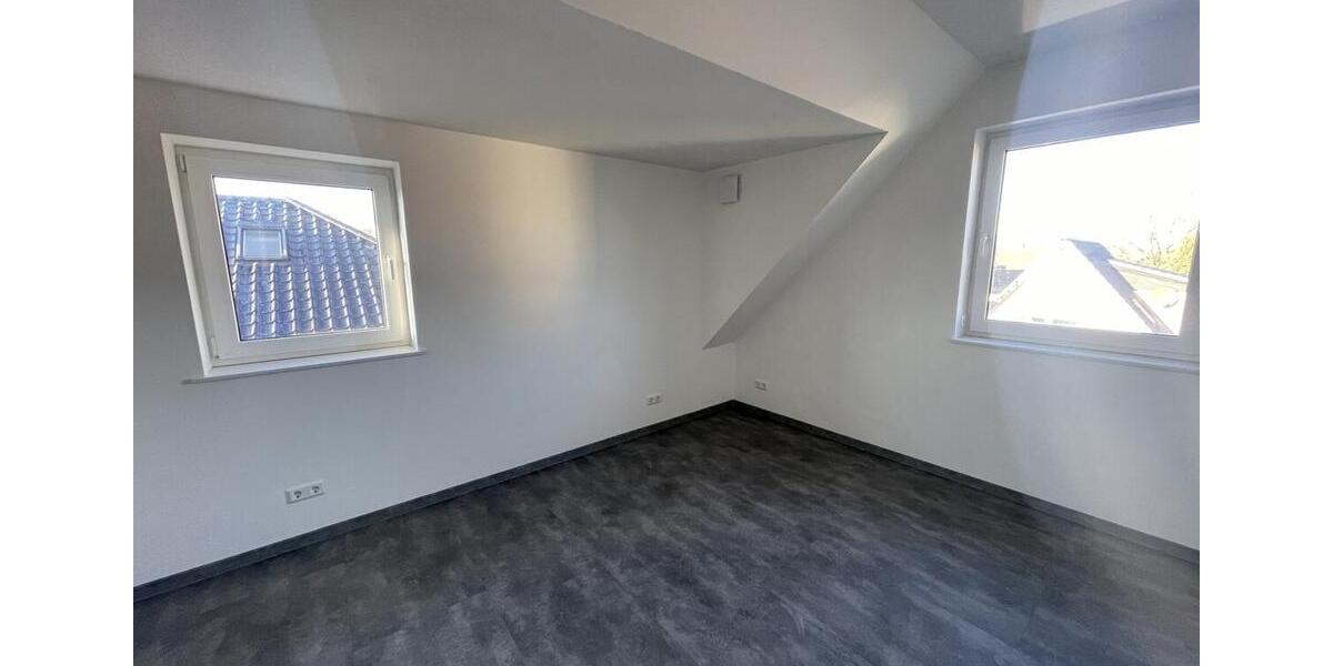 Dachgeschoßwohnung Delmenhorst Deichhorst - 3 Zimmer, 103 m&sup2;, 1.140&euro; | Angebot:24801222