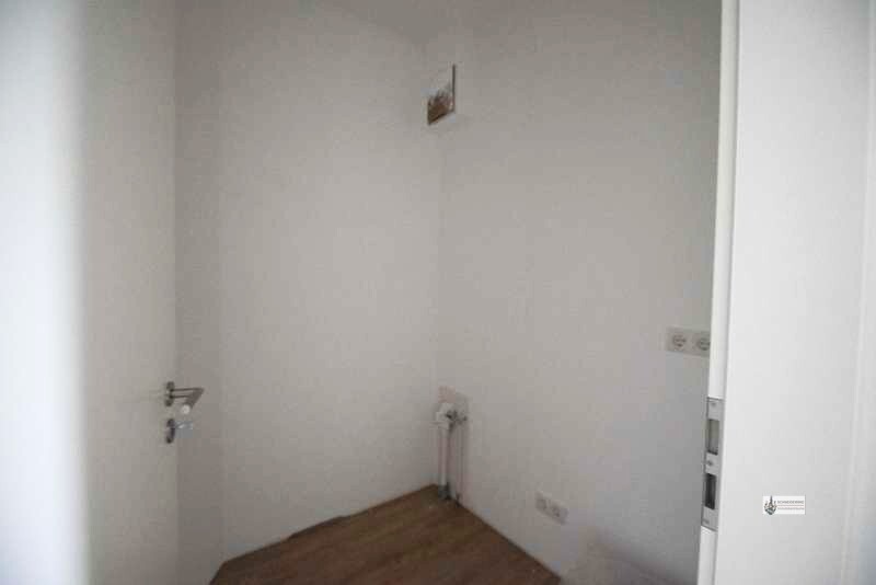 Hoch moderne Penthouse-Wohnung Neubau zum 1.7.2026 Rollläden + Stellplatz + Dachterrasse ohne Küche - Einfamilienhaus Weyhe Leeste | Angebot:26774140