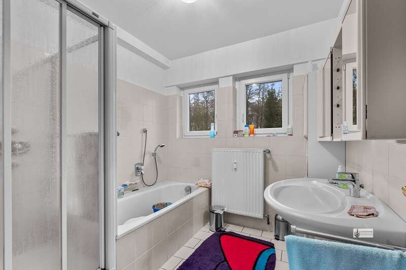 Wohnen und Arbeiten unter einem Dach +2.500 m² Waldgrundstück Sauna+Holzhäuschen Wintergarten+Kamin - Zweifamilienhaus Syke | Angebot:24213006