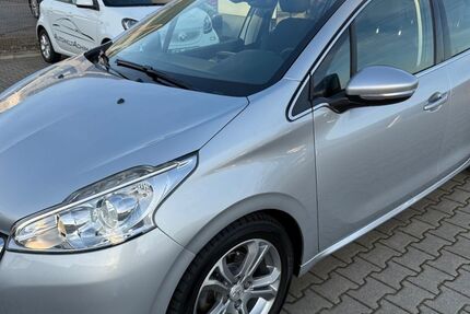 Peugeot 208 90.000 km 7.450 &euro; Achim 28832