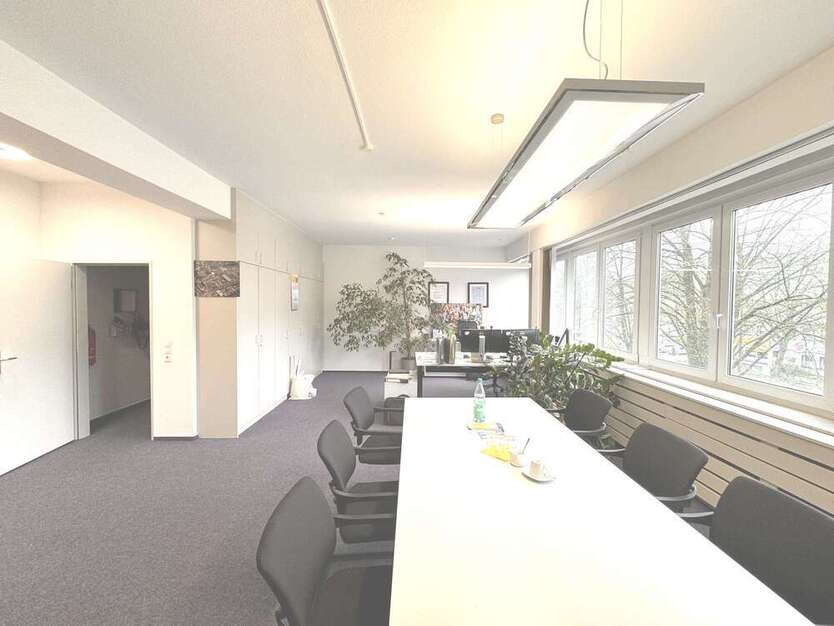 Büro in Bremen 4.885 € 814 m²