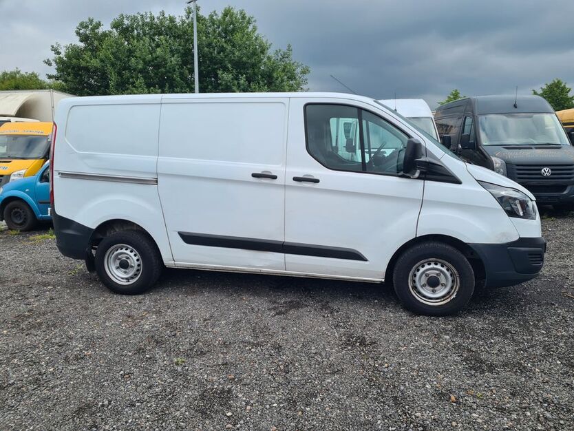Ford Transit Custom 300.000 km 6.900 € Achim 28832