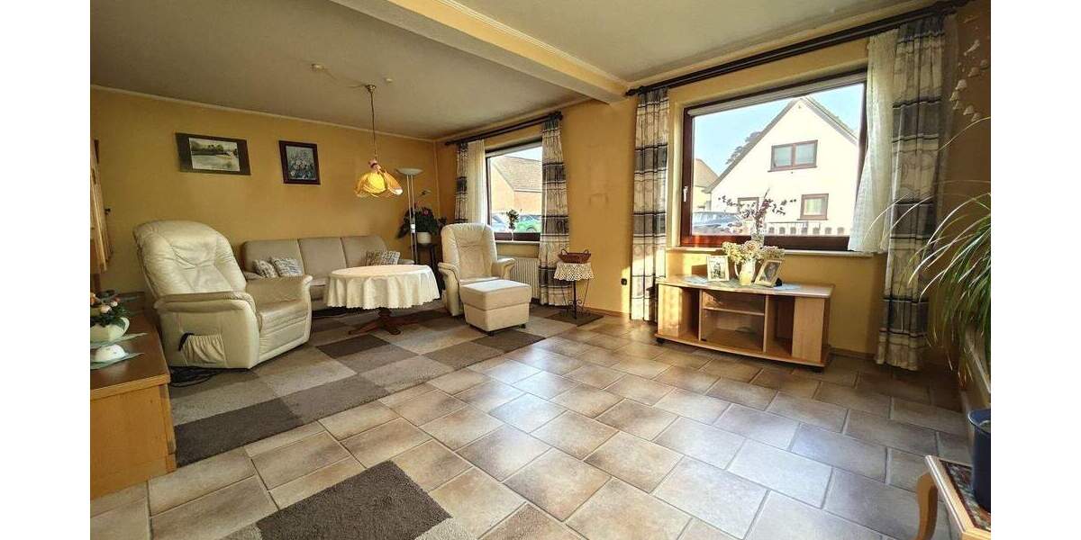 Mehrfamilienhaus, Wohnhaus Bremen Burg-Grambke - 6 Zimmer, 150 m&sup2;, 295.000&euro; | Angebot:25821544
