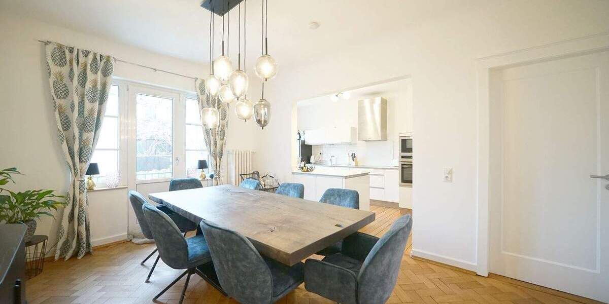 Reihenmittelhaus Bremen Schwachhausen - 8 Zimmer, 207 m&sup2;, 949.000&euro; | Angebot:25769345