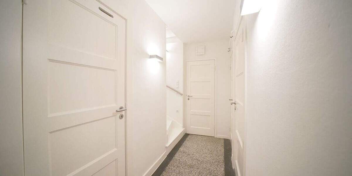 Reihenmittelhaus Bremen Schwachhausen - 8 Zimmer, 207 m&sup2;, 949.000&euro; | Angebot:25769345