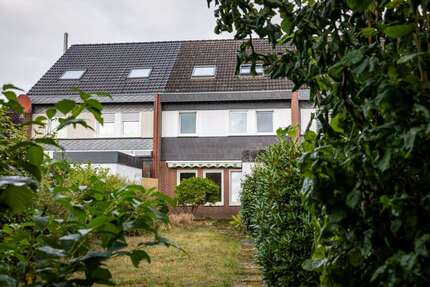 Haus zum Kaufen in Delmenhorst 198.000 € 136 m² 6 zimmer