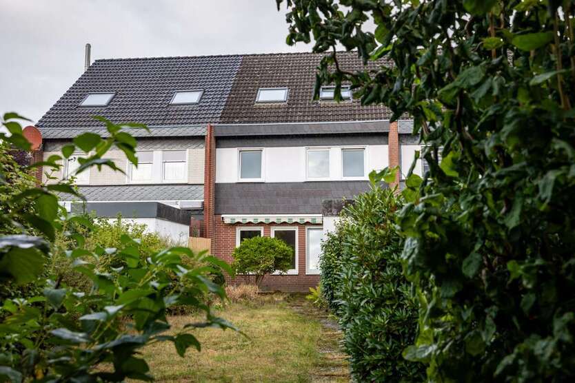 Haus zum Kaufen in Delmenhorst 198.000 € 136 m² 6 zimmer