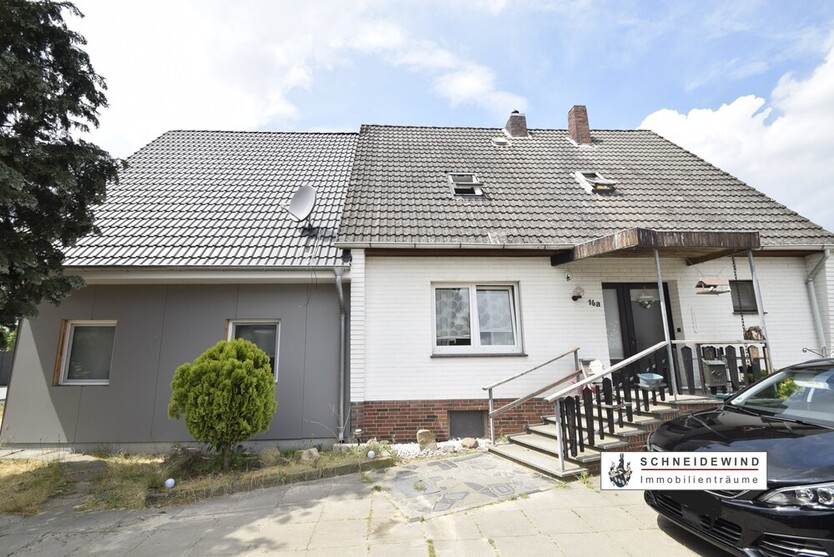 Neubau aus 2020 mit Einliegerwohnung für 1 Person am Altbestand Garage, Garten, Einbauküche u.v.m. 7 zimmer