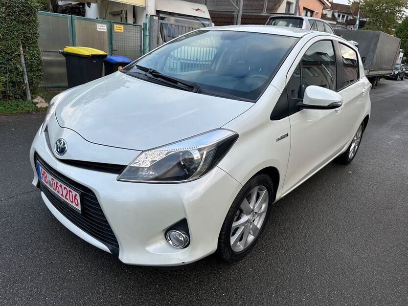 Toyota Yaris 165.400 km 8.900 € Bremen 28215
