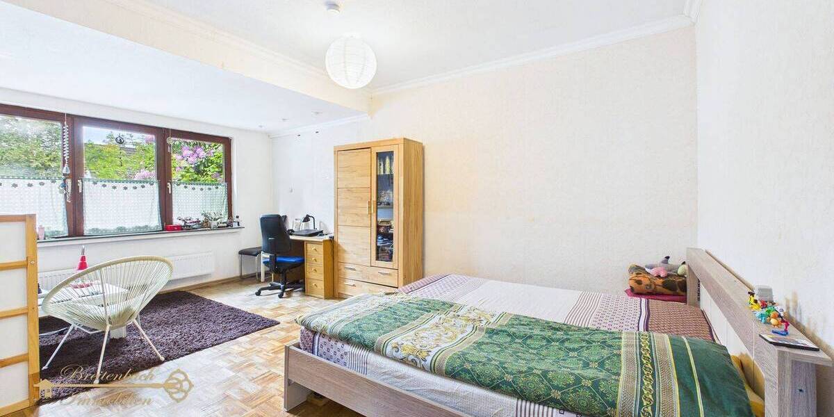 Mehrfamilienhaus, Wohnhaus Achim Uesen - 7 Zimmer, 220 m&sup2;, 430.000&euro; | Angebot:26875038