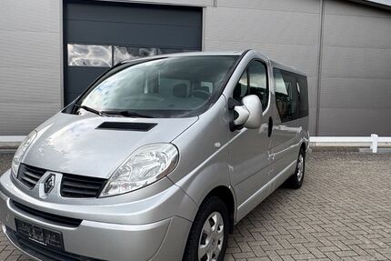 Renault Trafic 153.000 km 8.499 &euro; Ganderkesse 27777