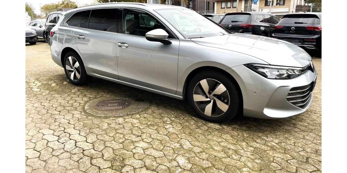 VW Passat Variant 22.600 km 34.900 € Bremen 28259