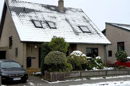 Haus Bremen Obervieland - 4 Zimmer, 169 m&sup2;, 1.450&euro; | Angebot:25327556