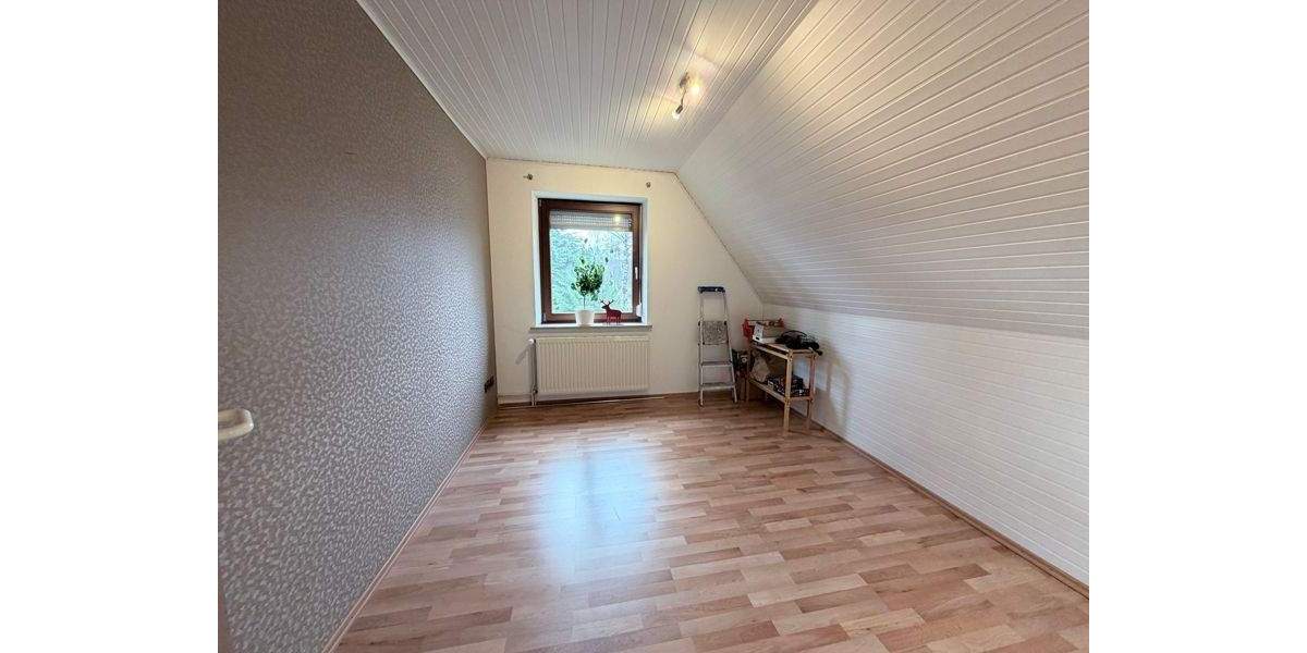 Einfamilienhaus Schwanewede / Neuenkirchen Neuenkirchen - 8 Zimmer, 239 m&sup2;, 319.000&euro; | Angebot:24825783